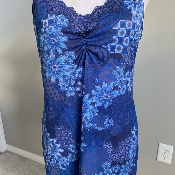 Victoria's Secret Navy Floral Chemise - Picture 3 of 8